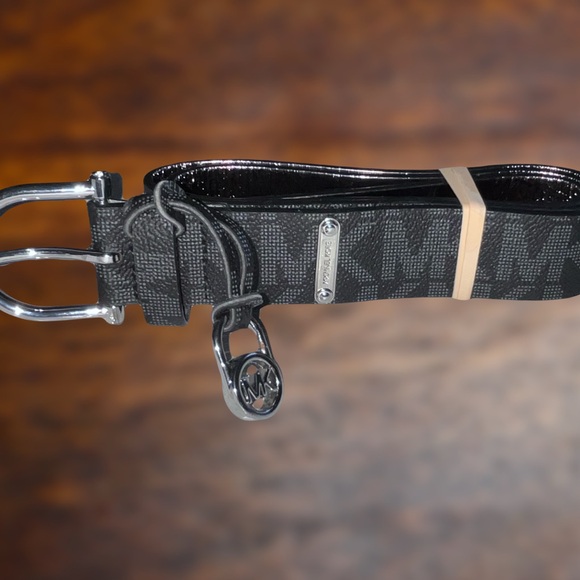 Michael Kors Black Belt with Logo Hangtag - Picture 1 of 3